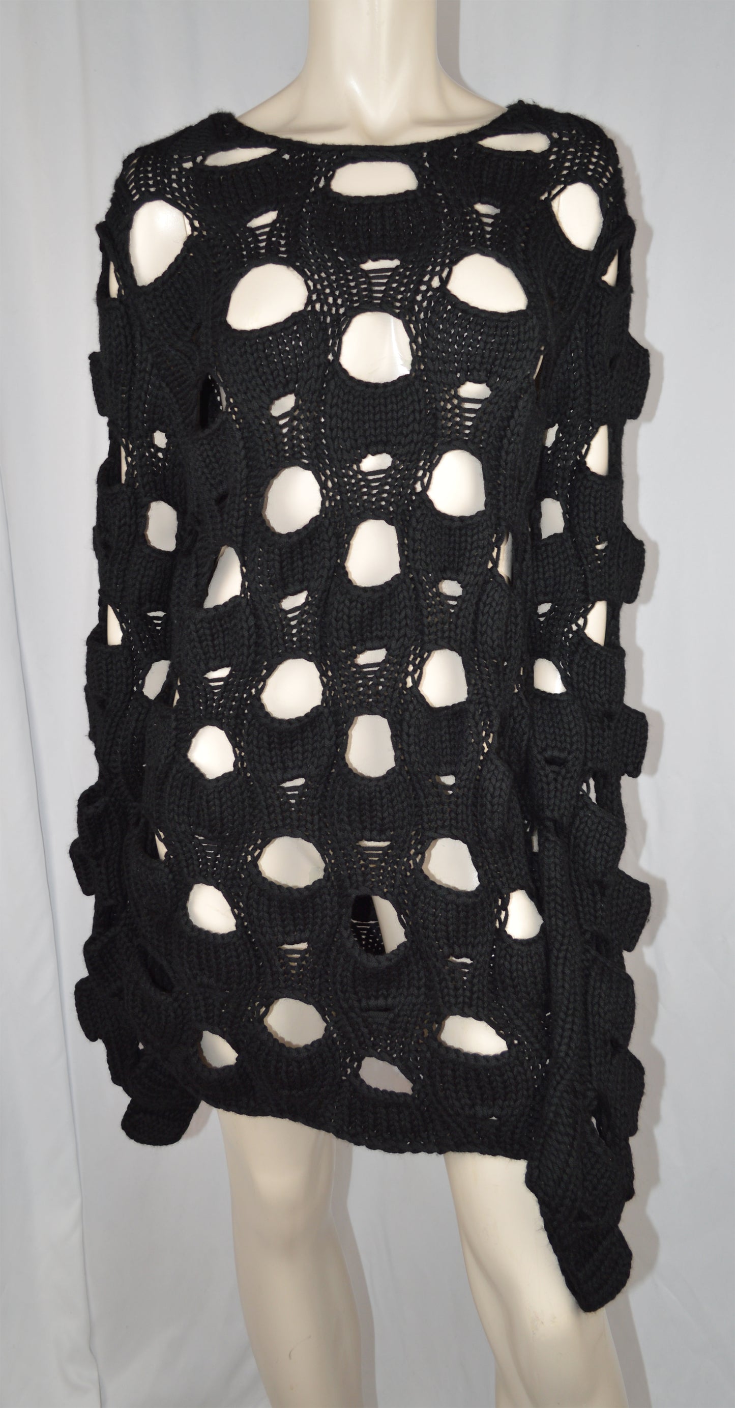 UNCONDITIONAL SWEATER