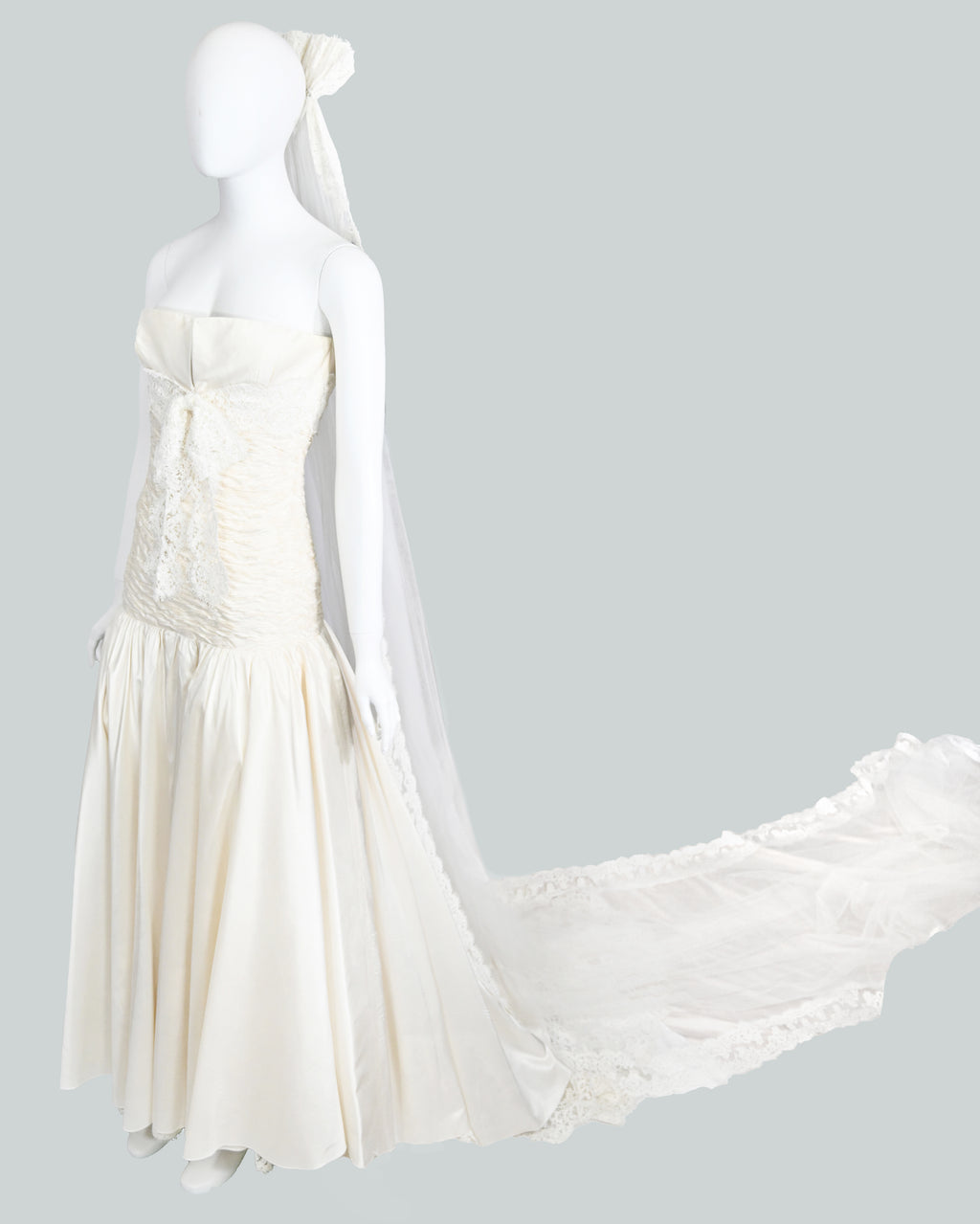 Valentino Sposa Silk Wedding Dress & Cathedral Lace Veil