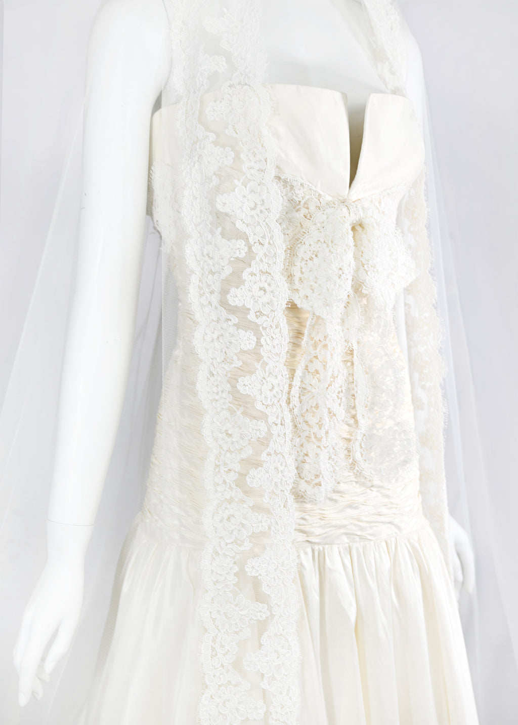 Valentino Sposa Silk Wedding Dress & Cathedral Lace Veil
