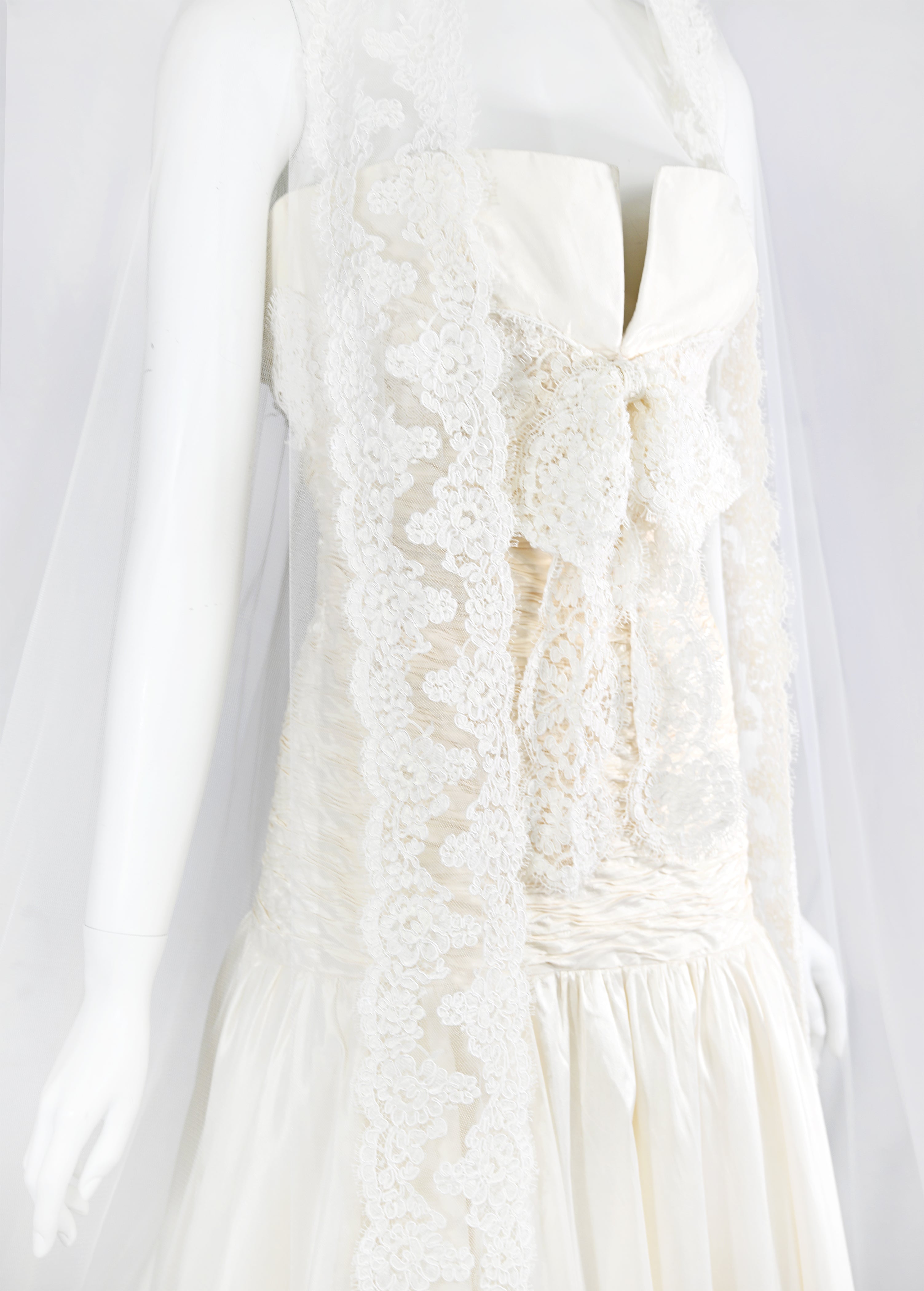 Valentino Sposa Silk Wedding Dress & Cathedral Lace Veil