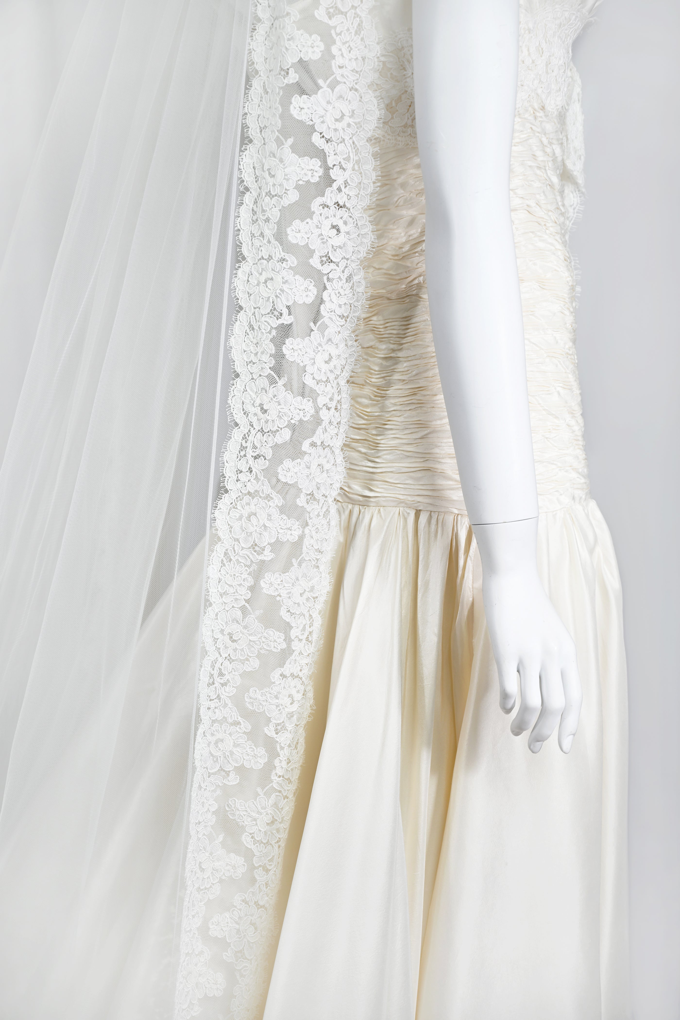 Valentino Sposa Silk Wedding Dress & Cathedral Lace Veil