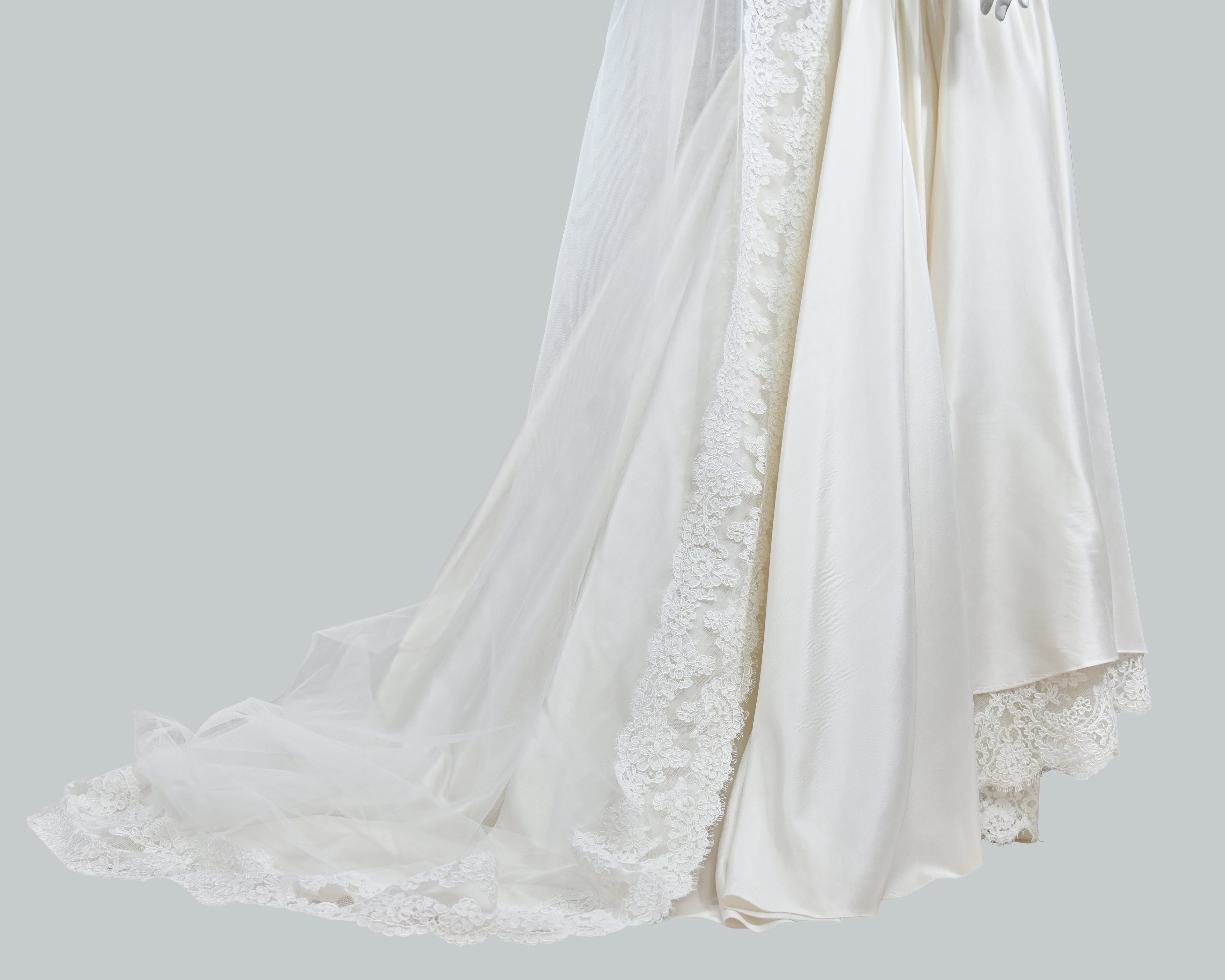 Valentino Sposa Silk Wedding Dress & Cathedral Lace Veil