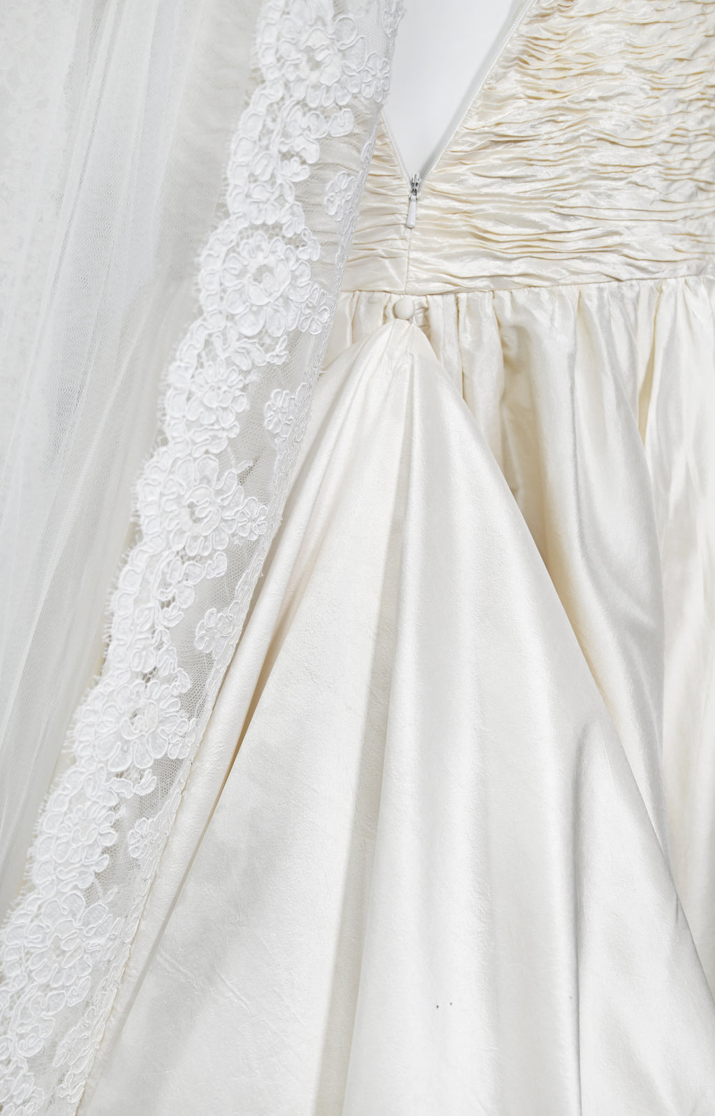 Valentino Sposa Silk Wedding Dress & Cathedral Lace Veil
