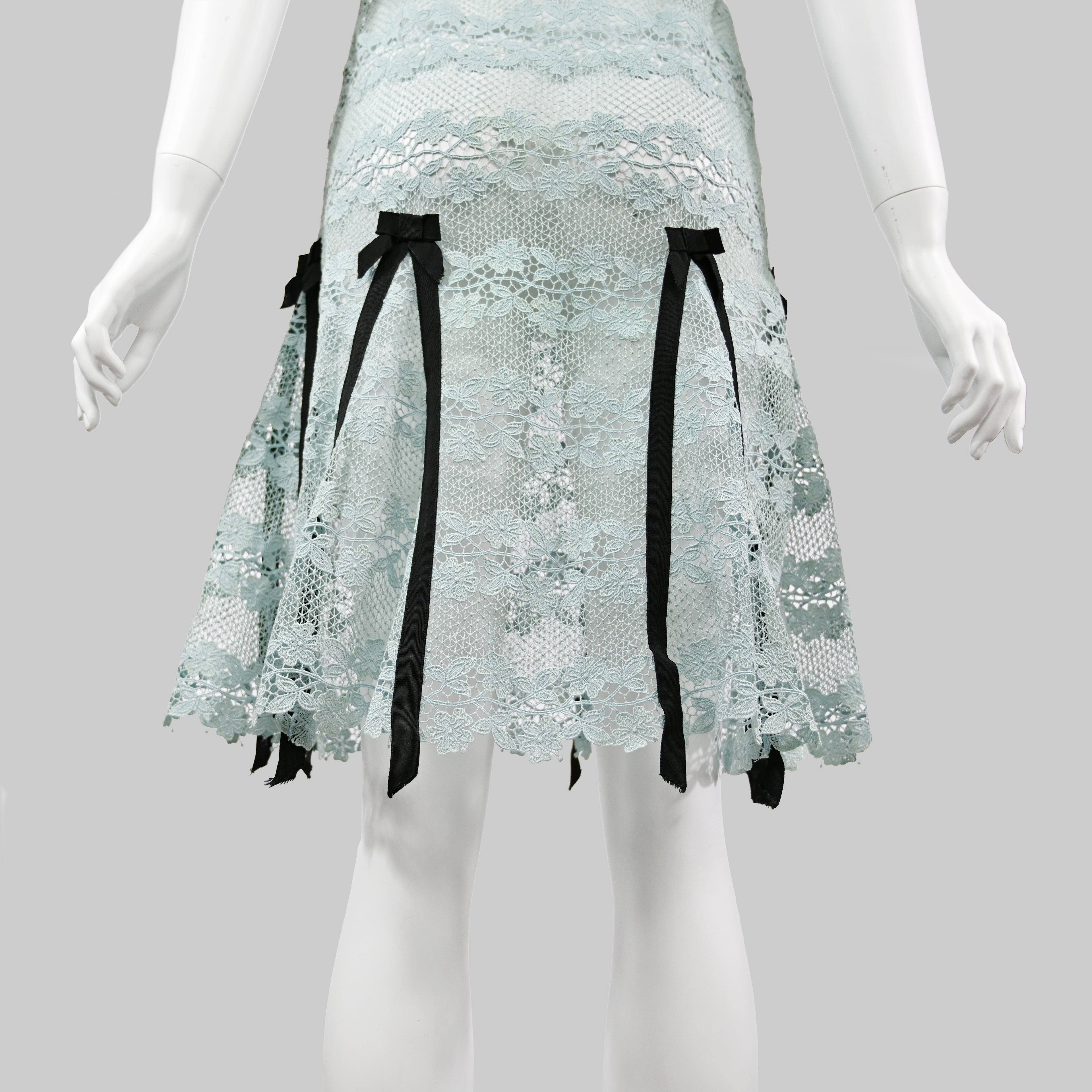 Louis Vuitton SS 2003 Lace Dress with Bows – Anteactus